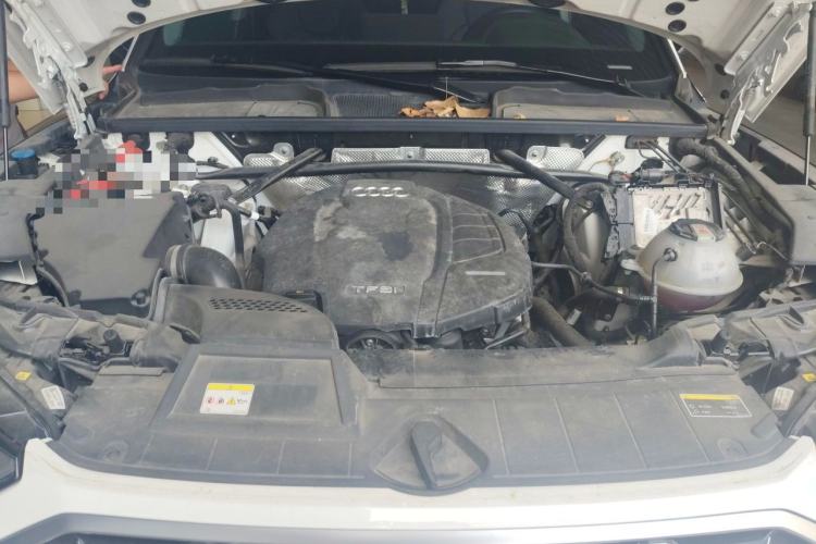 Used Audi Q5L 2022 Updated 45T Luxury Dynamic Version Engine Bay