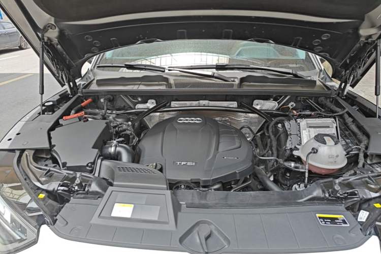 Used Audi Q5L 2022 Updated 40T Luxury Dynamic Edition Engine Bay