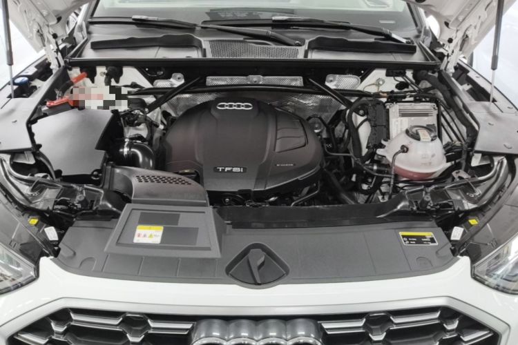 Used Audi Q5L 2022 40T Fashionable and Dynamic Model Engine Bay