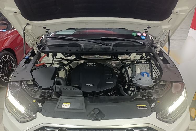 Used Audi Q5L 2022 45T Luxury Dynamic Model Engine Bay