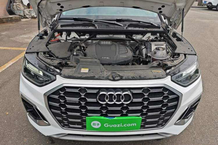 Used Audi Q5L 2022 40T Luxury Dynamic Model Engine Bay
