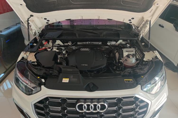 Used Audi Q5L 2022 Updated 40T Luxury Dynamic Edition Engine Bay