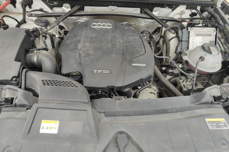 Used Audi Q5L 2022 40T Fashionable and Dynamic Model Engine Bay