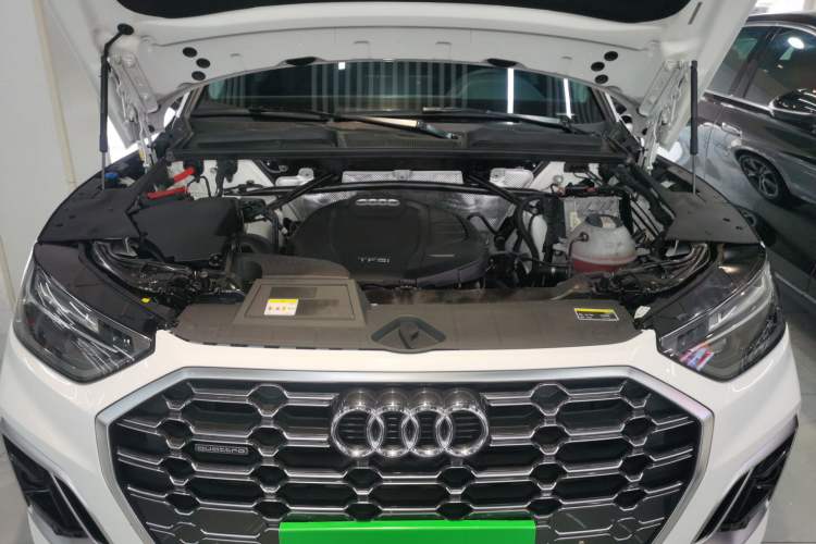 Used Audi Q5L 2022 45T Luxury Dynamic Model Engine Bay