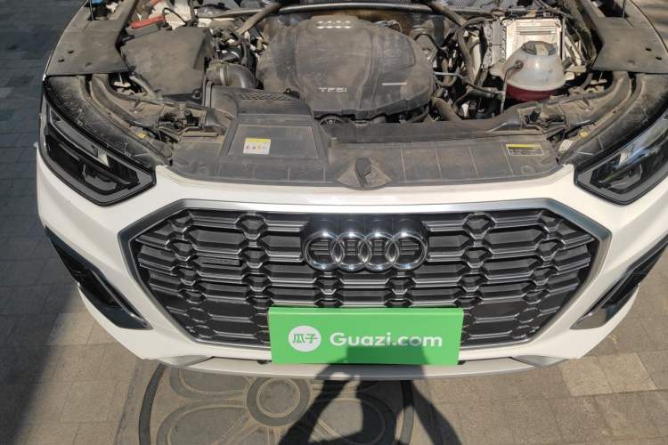 Used Audi Q5L 2022 40T Luxury Dynamic Model Engine Bay