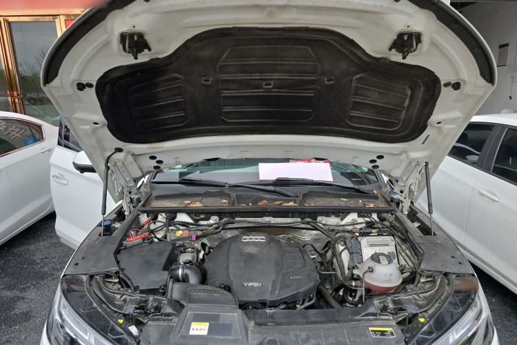 Used Audi Q5L 2022 40T RS Package Performance Model Engine Bay
