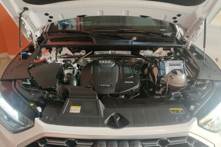 Used Audi Q5L 2022 40T Luxury Dynamic Model Engine Bay