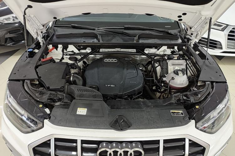 Used Audi Q5L 2022 Updated Version 40T Luxury Elegant Edition Engine Bay