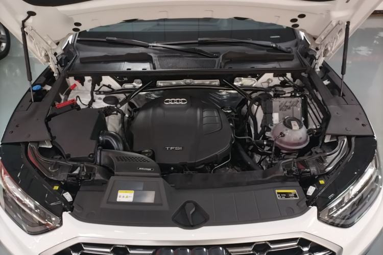 Used Audi Q5L 2022 Updated 45T Luxury Dynamic Version Engine Bay