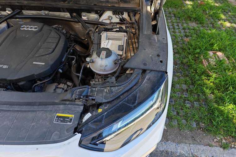Used Audi Q5L 2022 40T Luxury Dynamic Model Engine Bay Left