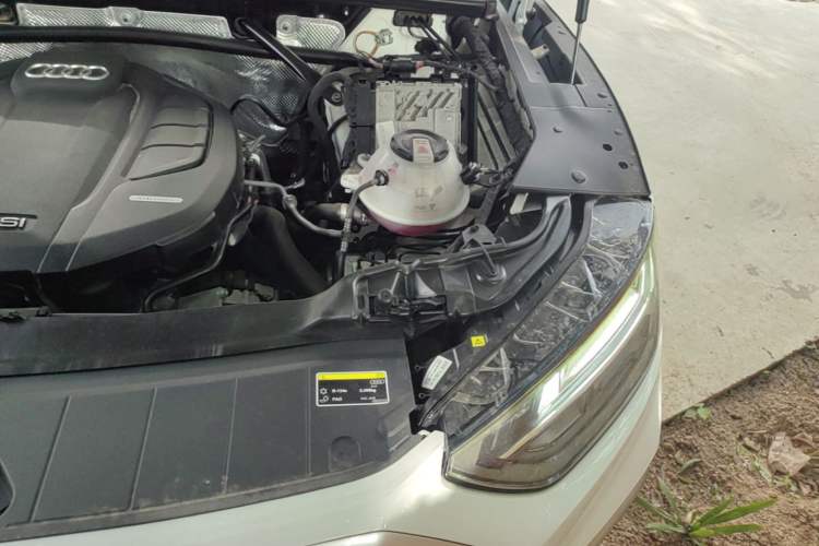 Used Audi Q5L 2022 45T Luxury Dynamic Model Engine Bay Left