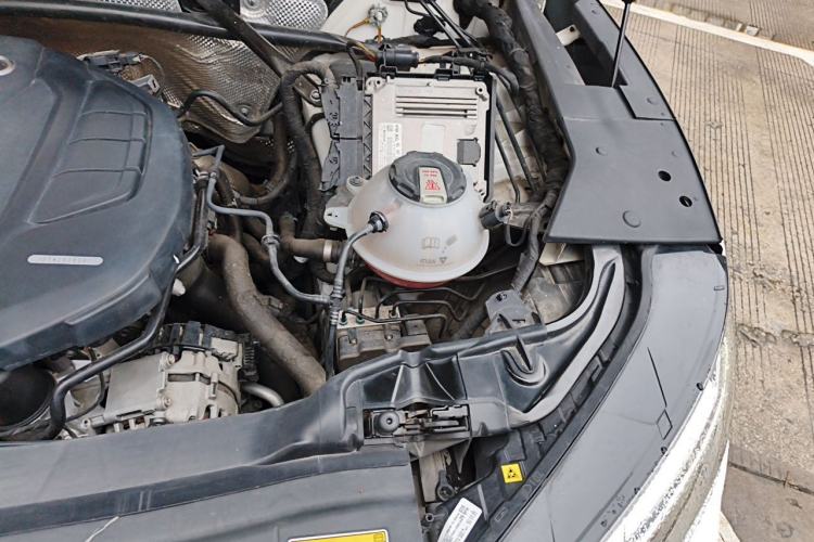 Used Audi Q5L 2022 40T Luxury Dynamic Model Engine Bay Left