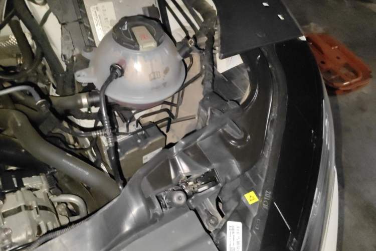 Used Audi Q5L 2022 40T Luxury Elegant Model Engine Bay Left