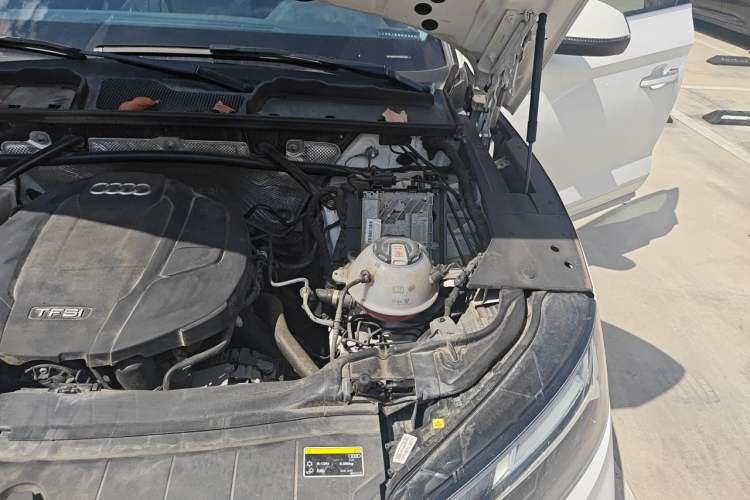 Used Audi Q5L 2022 Updated 45T Luxury Dynamic Version Engine Bay Left