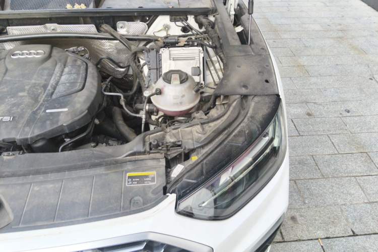 Used Audi Q5L 2022 40T Luxury Dynamic Model Engine Bay Left