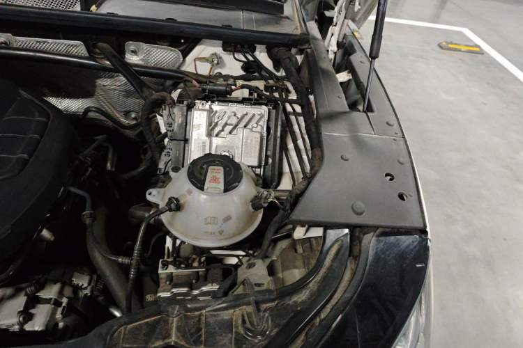 Used Audi Q5L 2022 Updated 45T Luxury Dynamic Version Engine Bay Left