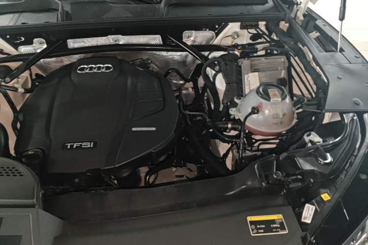 Used Audi Q5L 2022 40T Luxury Dynamic Model Engine Bay Left