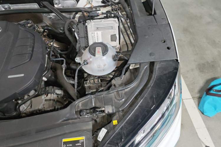Used Audi Q5L 2022 Updated Version 40T Luxury Elegant Edition Engine Bay Left