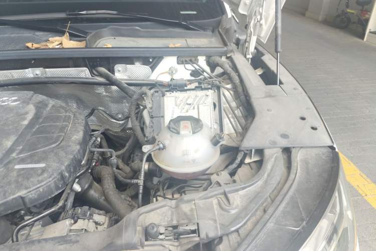 Used Audi Q5L 2022 Updated 45T Luxury Dynamic Version Engine Bay Left
