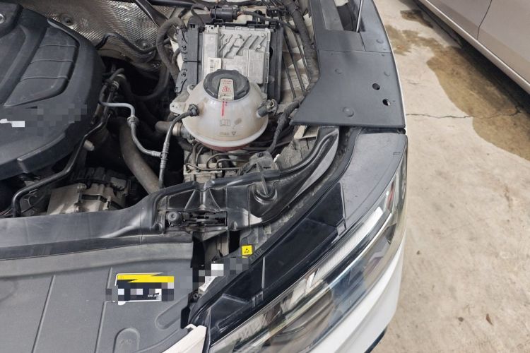 Used Audi Q5L 2022 Updated 45T Luxury Dynamic Version Engine Bay Left