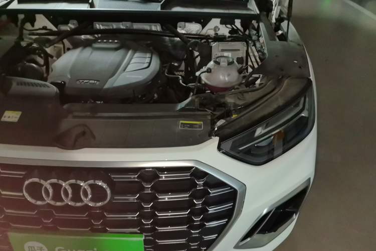 Used Audi Q5L 2022 40T Luxury Dynamic Model Engine Bay Left