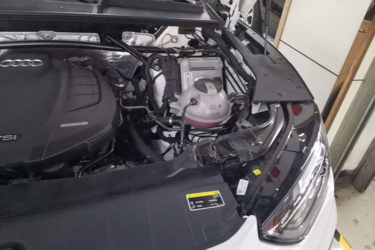 Used Audi Q5L 2022 40T Fashionable and Dynamic Model Engine Bay Left