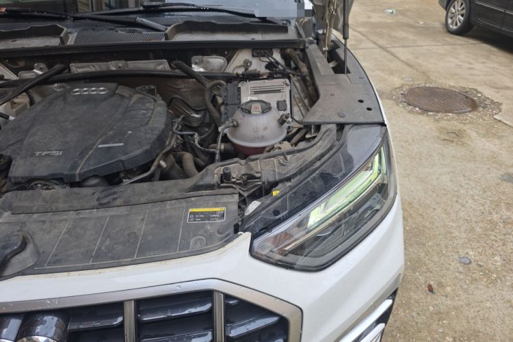 Used Audi Q5L 2022 40T Luxury Elegant Model Engine Bay Left