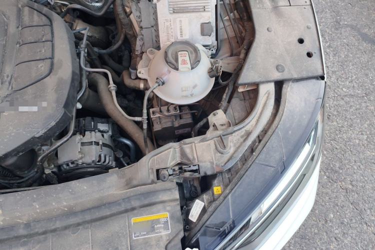 Used Audi Q5L 2022 40T Luxury Dynamic Model Engine Bay Left