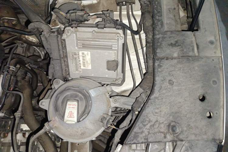 Used Audi Q5L 2022 40T Fashionable and Elegant Model Engine Bay Left