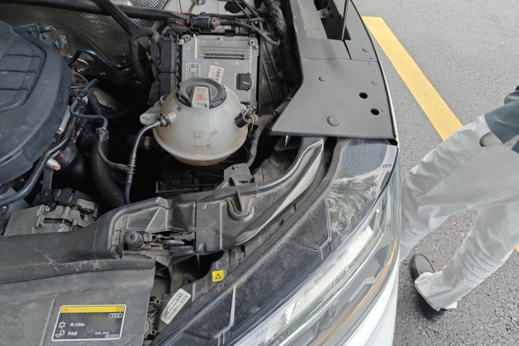 Used Audi Q5L 2022 40T Fashionable and Dynamic Model Engine Bay Left