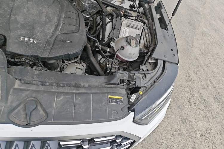 Used Audi Q5L 2022 Updated 40T Luxury Dynamic Edition Engine Bay Left