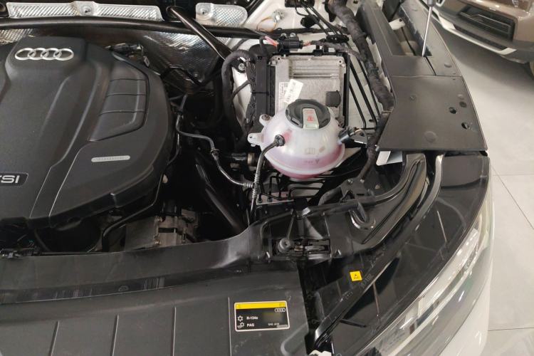 Used Audi Q5L 2022 40T Luxury Dynamic Model Engine Bay Left
