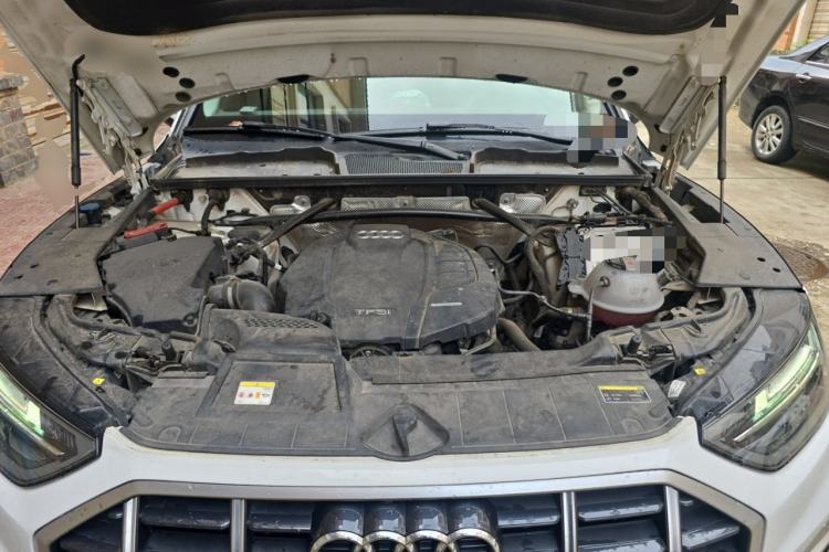 Used Audi Q5L 2022 40T Luxury Elegant Model Engine Bay