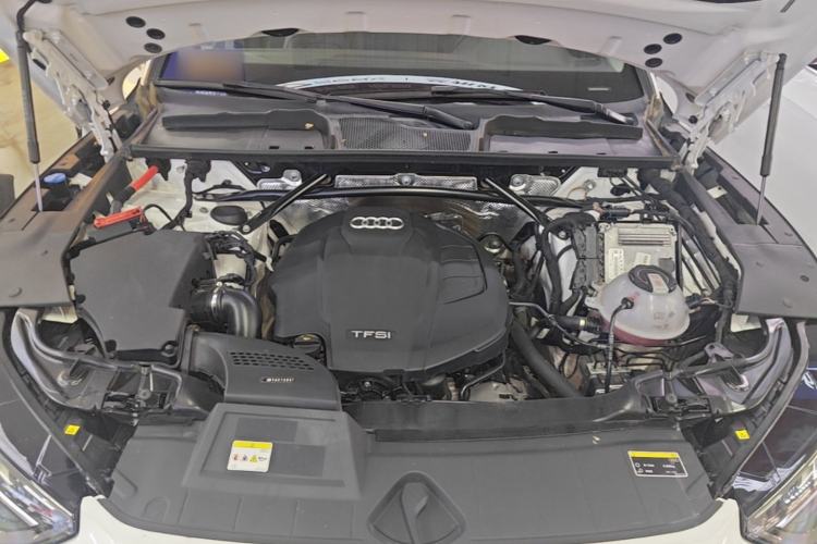 Used Audi Q5L 2022 Updated 40T Luxury Dynamic Edition Engine Bay