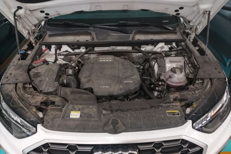 Used Audi Q5L 2022 Updated 40T Luxury Dynamic Edition Engine Bay