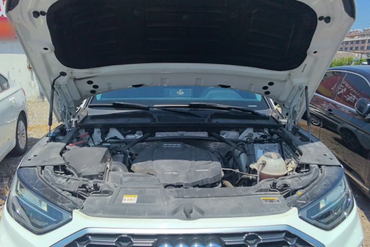 Used Audi Q5L 2022 45T Luxury Dynamic Model Engine Bay