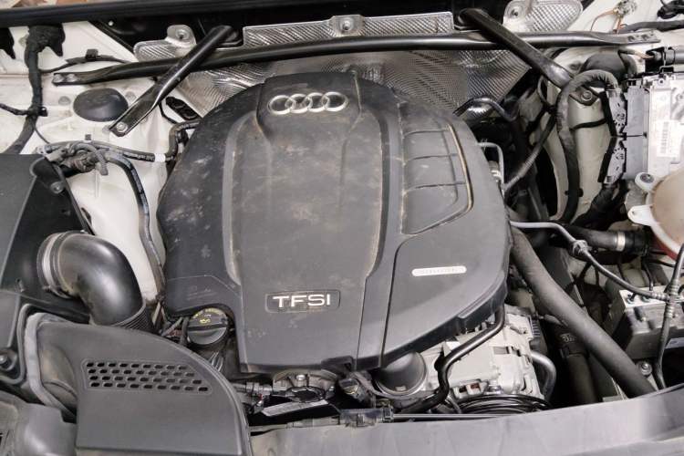 Used Audi Q5L 2022 45T Luxury Dynamic Model Engine Bay