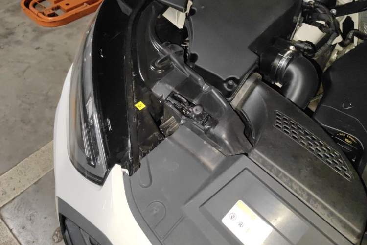Used Audi Q5L 2022 40T Luxury Elegant Model Engine Bay Right