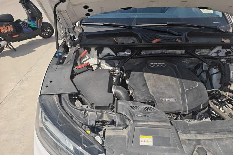 Used Audi Q5L 2022 Updated 45T Luxury Dynamic Version Engine Bay Right