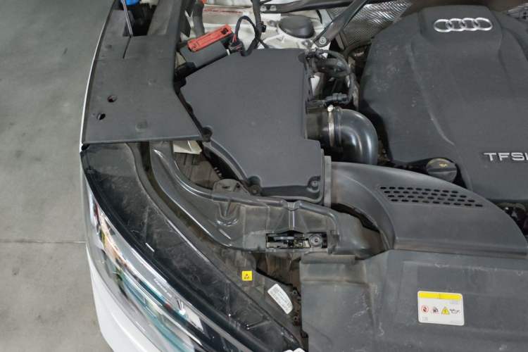 Used Audi Q5L 2022 Updated Version 40T Luxury Elegant Edition Engine Bay Right
