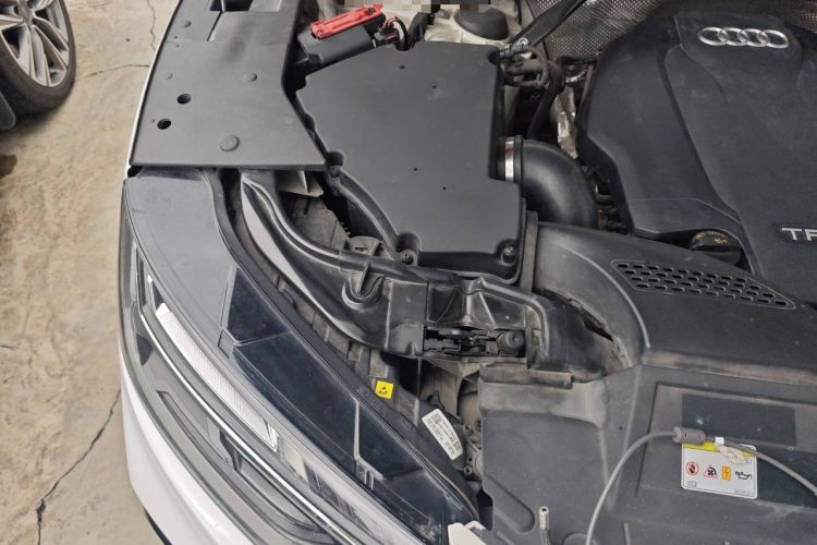 Used Audi Q5L 2022 Updated 45T Luxury Dynamic Version Engine Bay Right