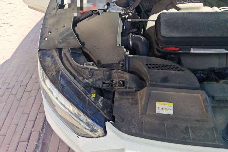 Used Audi Q5L 2022 Updated 40T Luxury Dynamic Edition Engine Bay Right