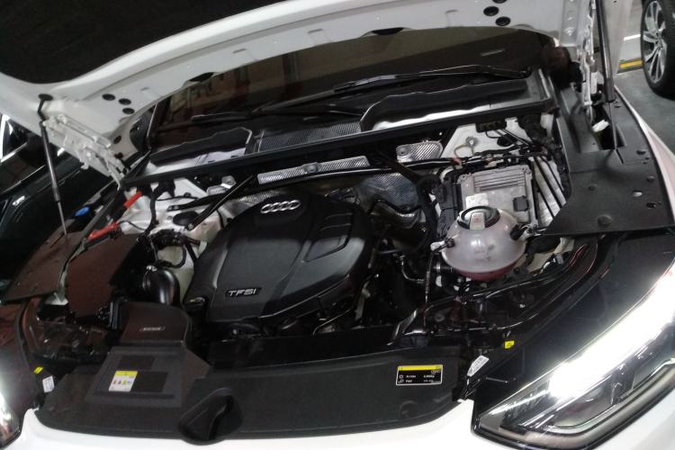 Used Audi Q5L 2022 Updated 40T Luxury Dynamic Edition Engine Bay
