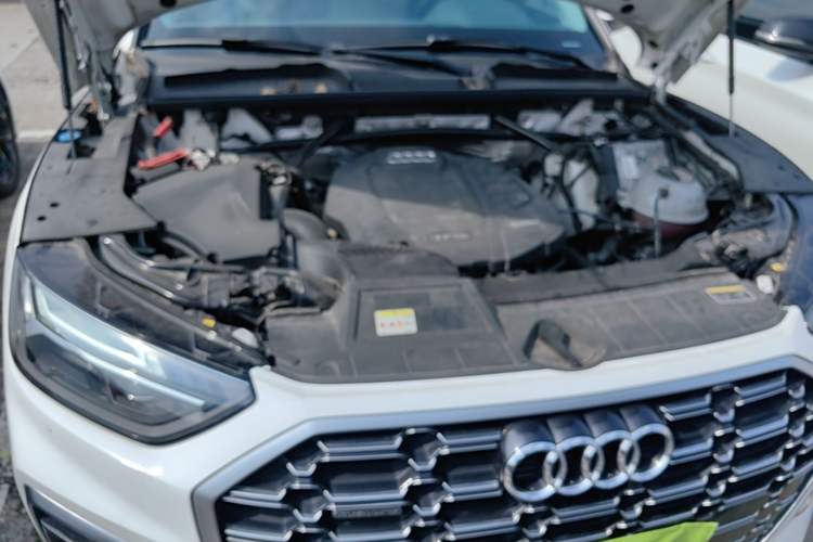 Used Audi Q5L 2022 45T Luxury Dynamic Model Engine Bay