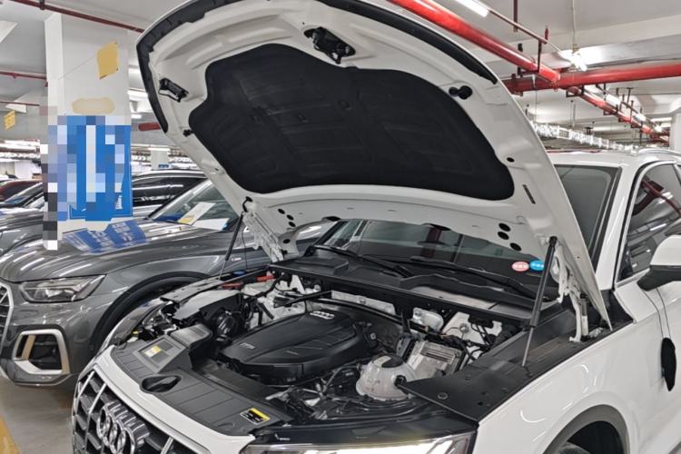Used Audi Q5L 2022 Updated Version 40T Luxury Elegant Edition Engine Bay