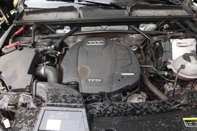Used Audi Q5L 2022 40T Luxury Dynamic Model Engine Bay