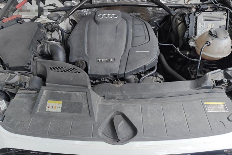 Used Audi Q5L 2022 40T Fashionable and Dynamic Model Engine Bay