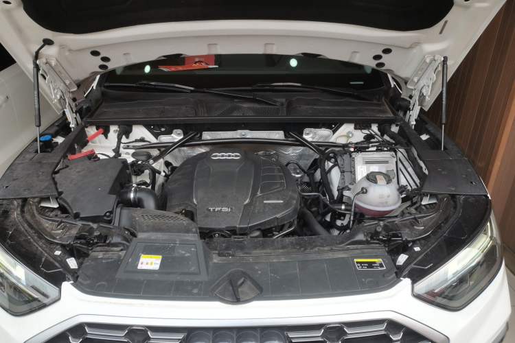 Used Audi Q5L 2022 40T Fashionable and Dynamic Model Engine Bay