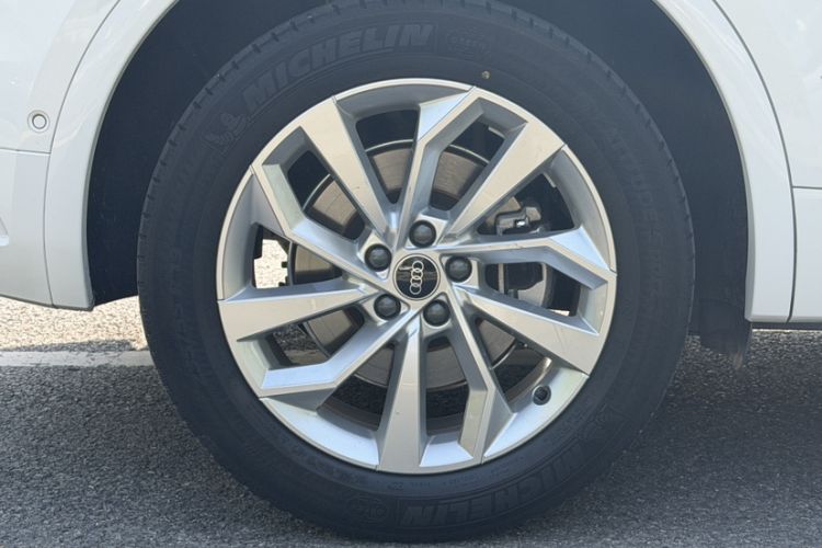 Used Audi Q5L 2022 40T Luxury Dynamic Model Exterior 3