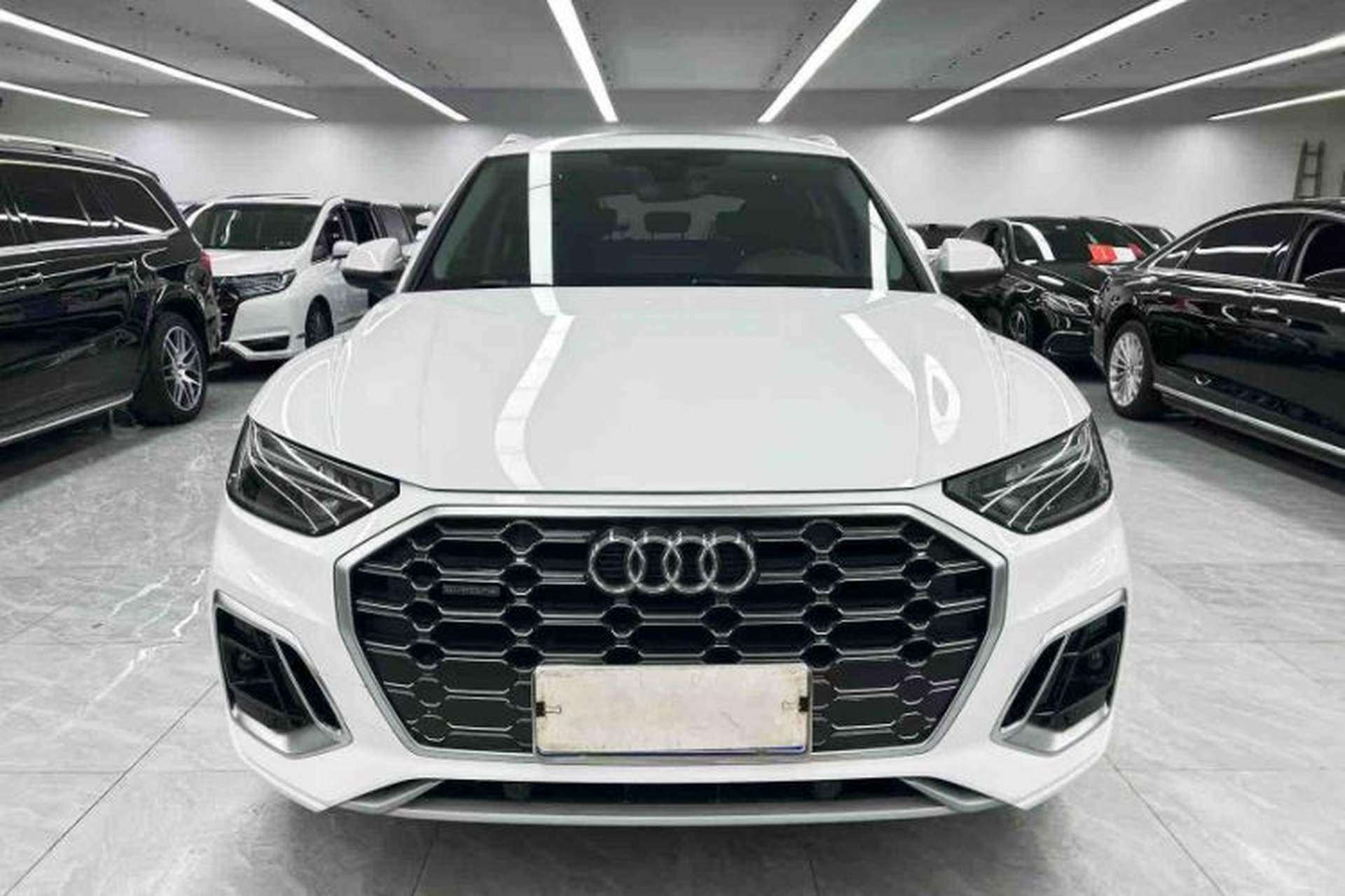 Used Audi Q5L 2022 40T Fashionable and Dynamic Model Exterior 4